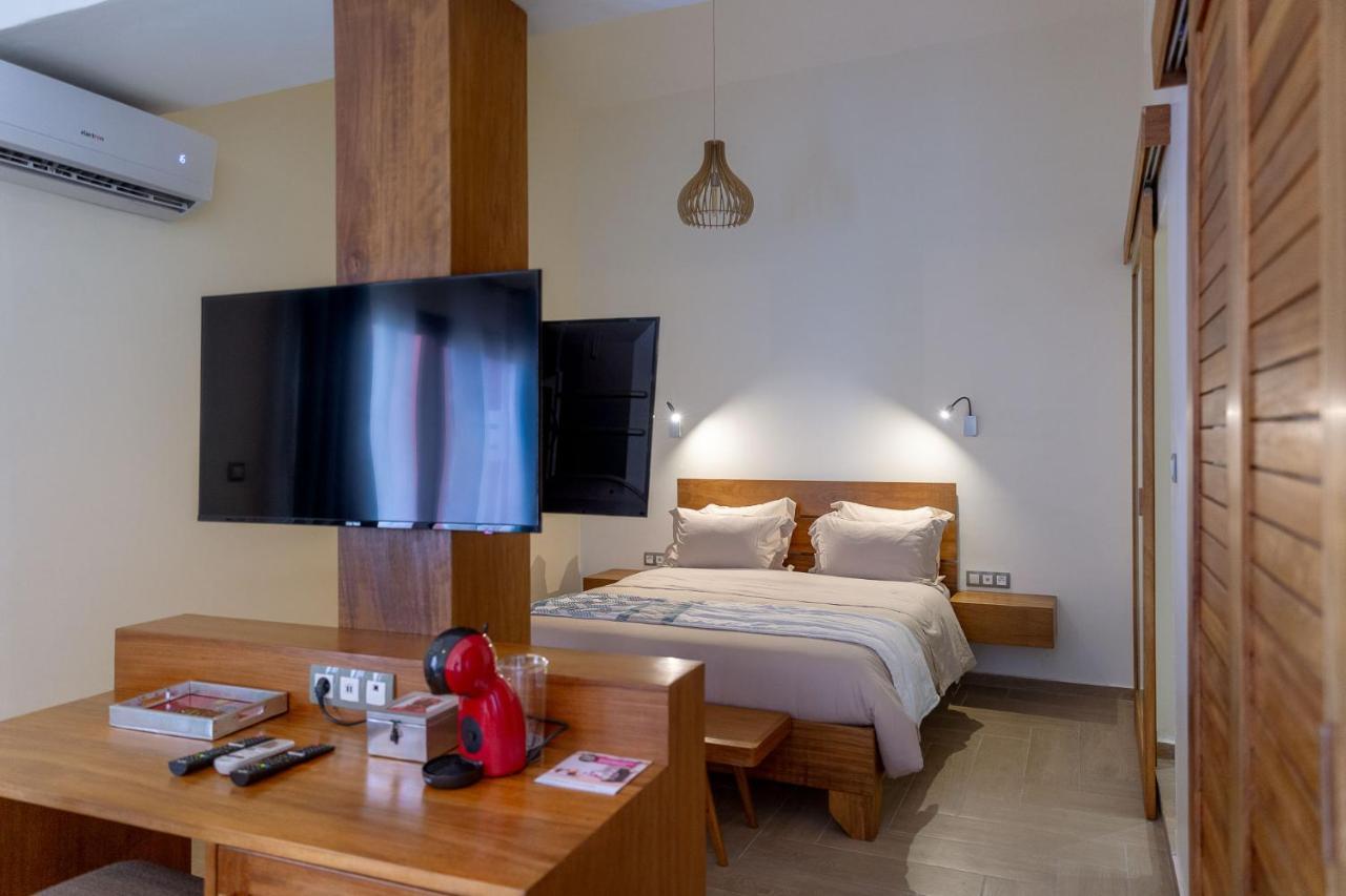 דקר Hotel La Madrague מראה חיצוני תמונה