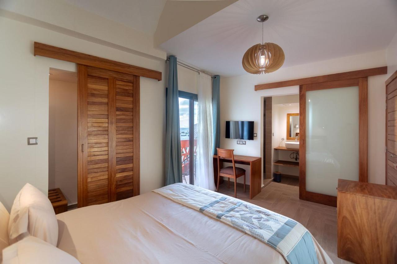 דקר Hotel La Madrague מראה חיצוני תמונה
