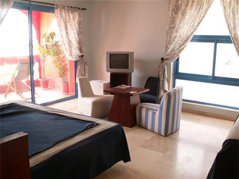 דקר Hotel La Madrague מראה חיצוני תמונה