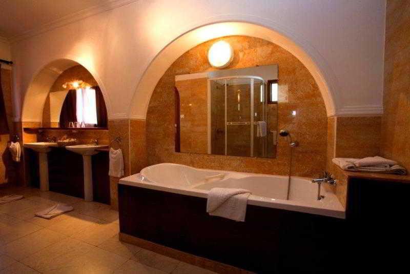 דקר Hotel La Madrague מראה חיצוני תמונה