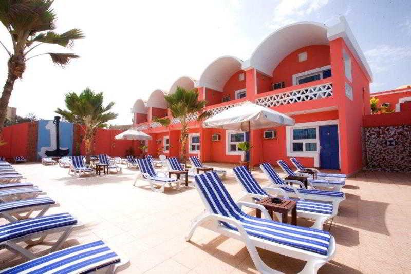 דקר Hotel La Madrague מראה חיצוני תמונה