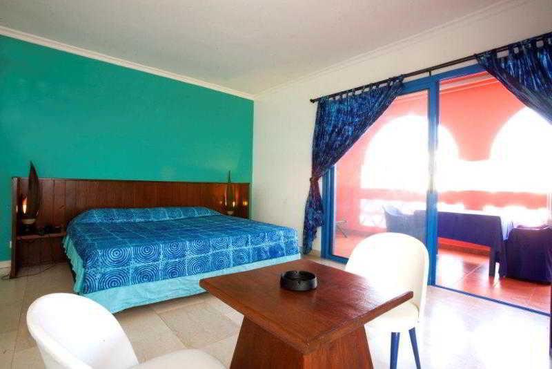 דקר Hotel La Madrague מראה חיצוני תמונה